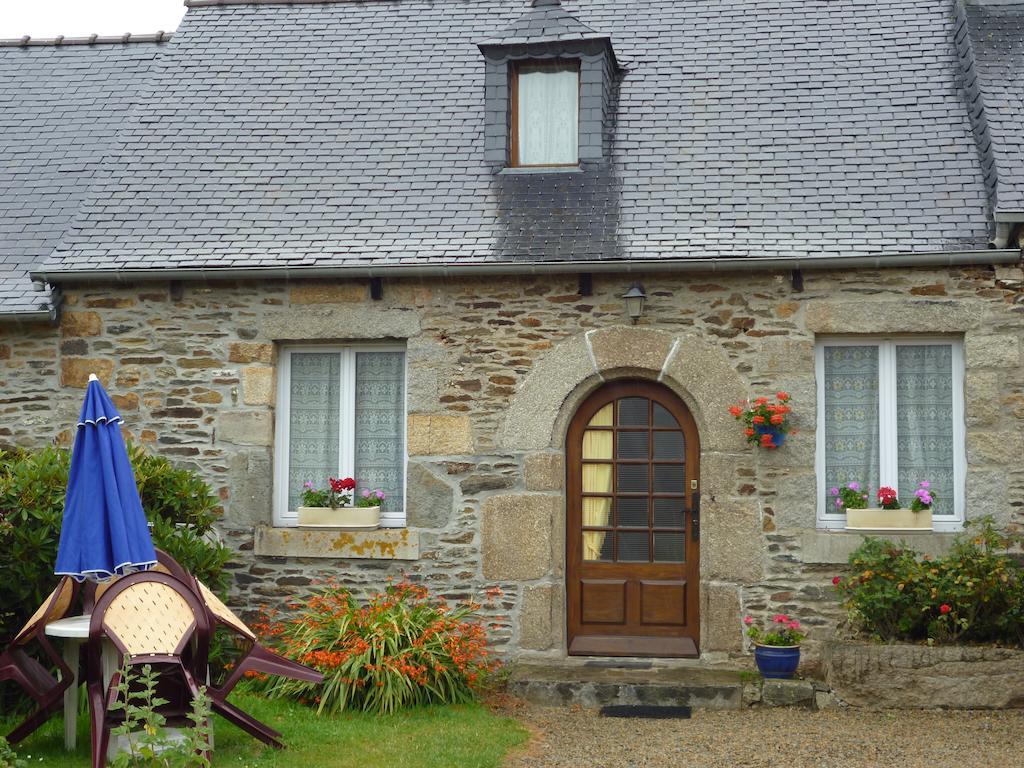 Les Gites De Kerroyal Garlan Bilik gambar
