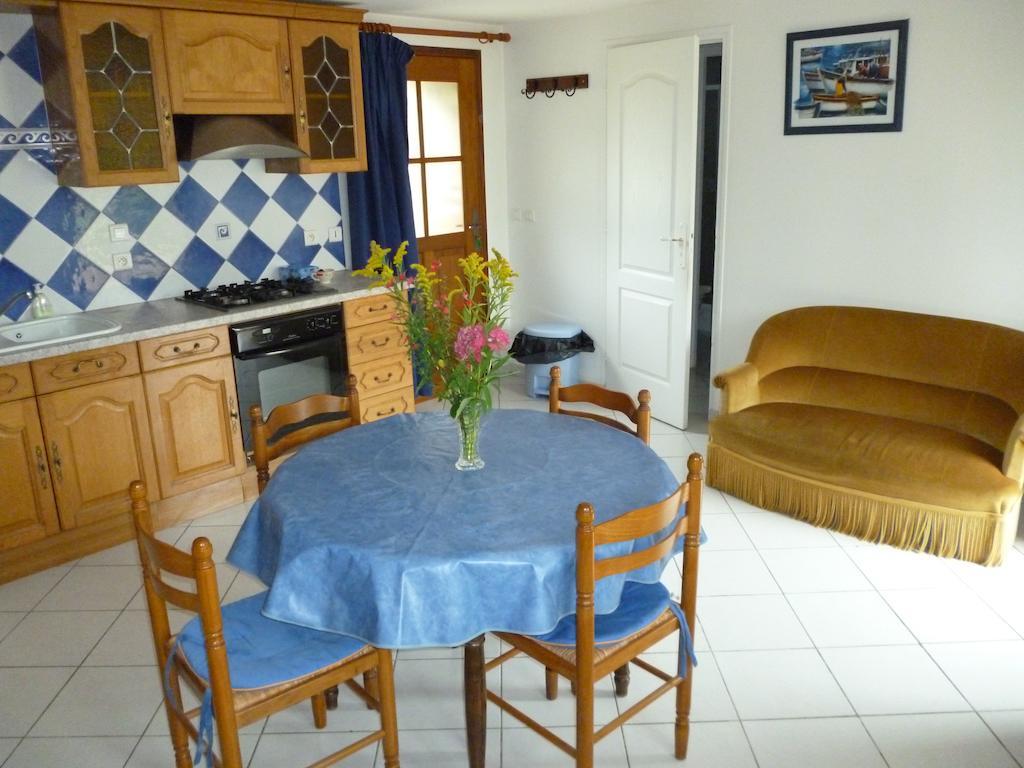 Les Gites De Kerroyal Garlan Bilik gambar