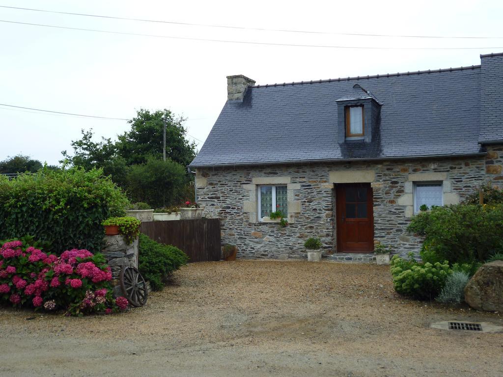 Les Gites De Kerroyal Garlan Luaran gambar
