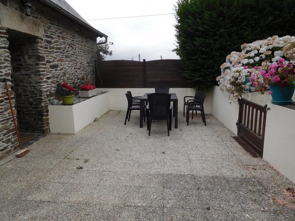 Les Gites De Kerroyal Garlan Luaran gambar