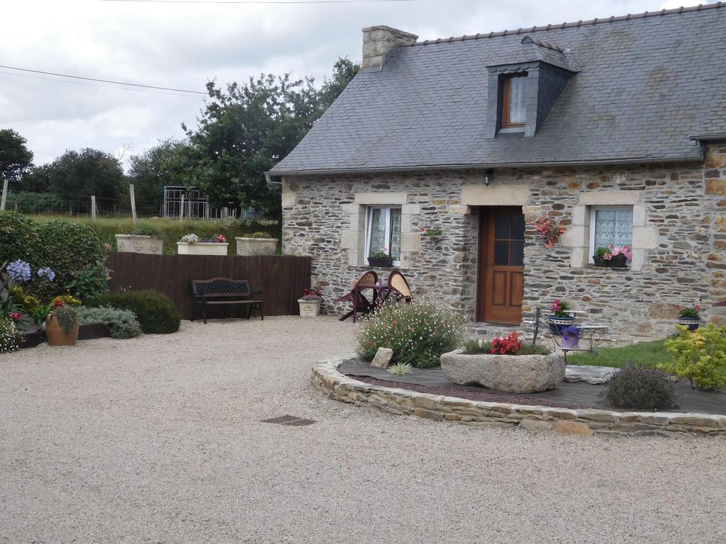 Les Gites De Kerroyal Garlan Luaran gambar