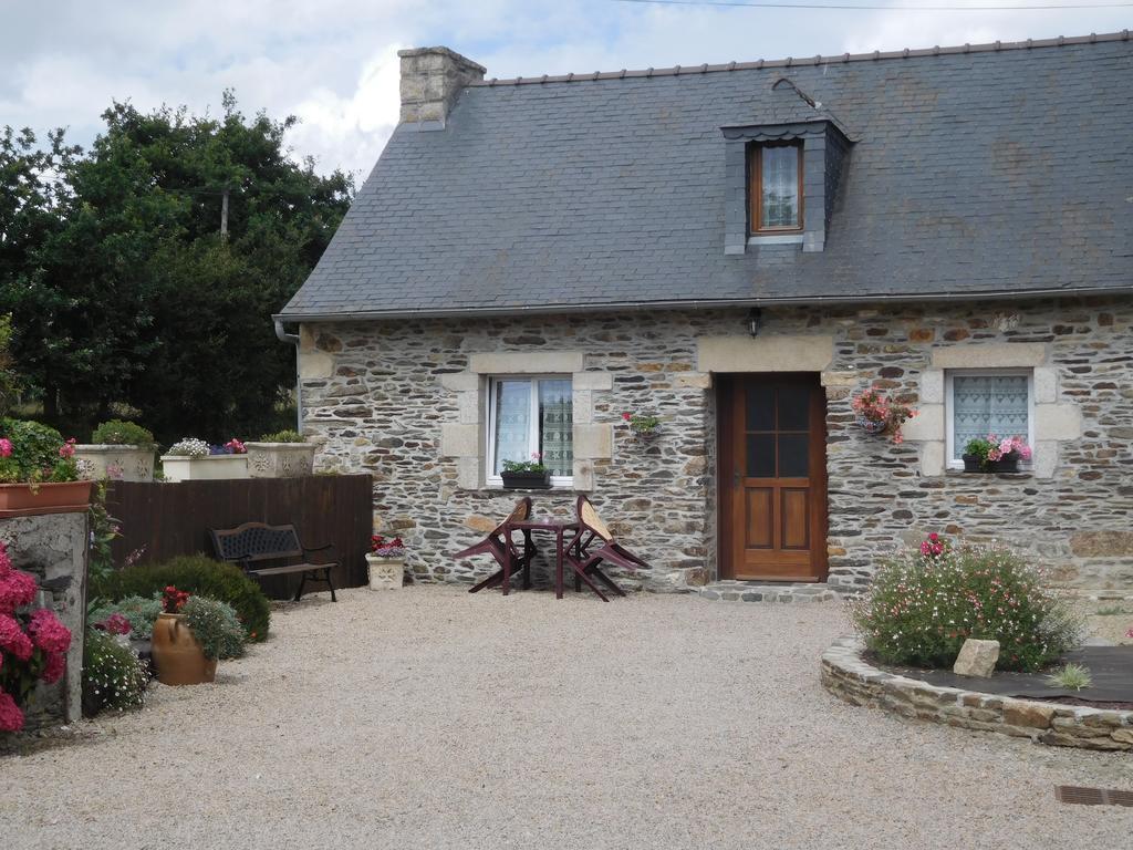 Les Gites De Kerroyal Garlan Luaran gambar